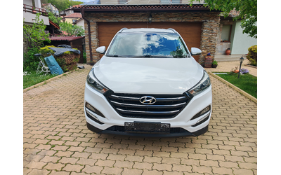 hyundai-tucson-1-7crdi-navigatsiya-kamera - 1