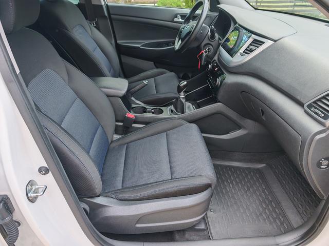 Hyundai Tucson 1.7CRDI-НАВИГАЦИЯ-КАМЕРА - автомобили, коли, обяви за нови и употребявани 8
