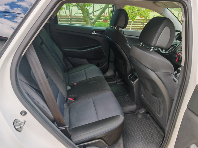 Hyundai Tucson 1.7CRDI-НАВИГАЦИЯ-КАМЕРА - автомобили, коли, обяви за нови и употребявани 9