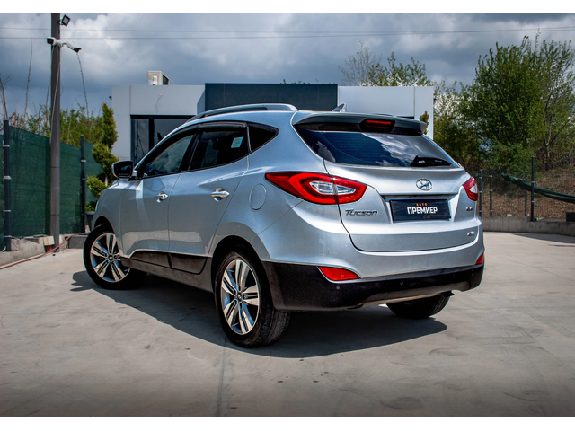 Hyundai Tucson 2.0CRDI-4WD-PREMIUM-6M ГАРАНЦИЯ! - автомобили, коли, обяви за нови и употребявани 3