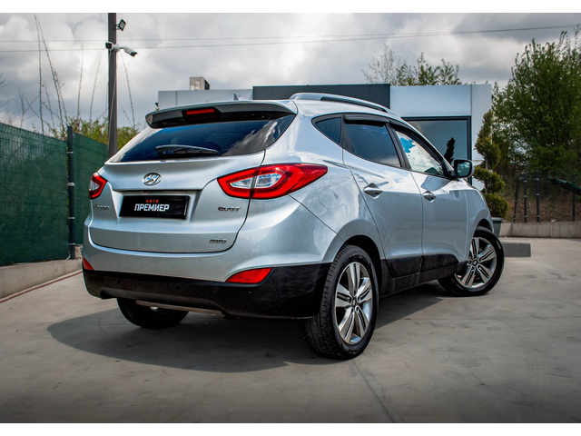 Hyundai Tucson 2.0CRDI-4WD-PREMIUM-6M ГАРАНЦИЯ! - автомобили, коли, обяви за нови и употребявани 5