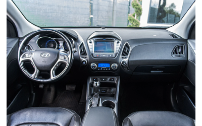 Hyundai Tucson 2.0CRDI-4WD-PREMIUM-6M ГАРАНЦИЯ! - автомобили, коли, обяви за нови и употребявани 9