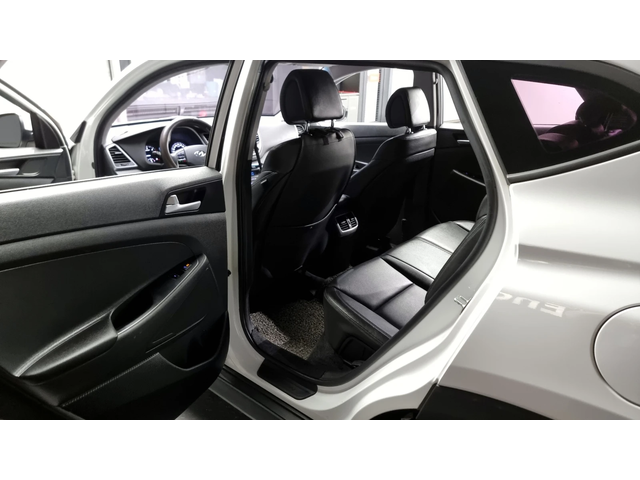 Hyundai Tucson Diesel 2.0 Modern - автомобили, коли, обяви за нови и употребявани 10