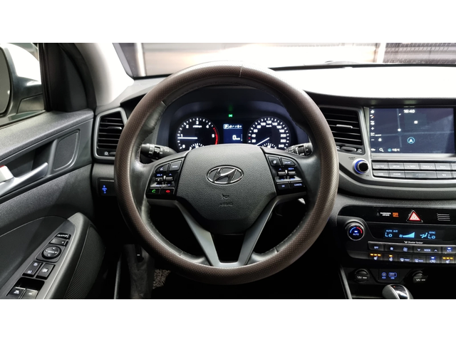 Hyundai Tucson Diesel 2.0 Modern - автомобили, коли, обяви за нови и употребявани 12