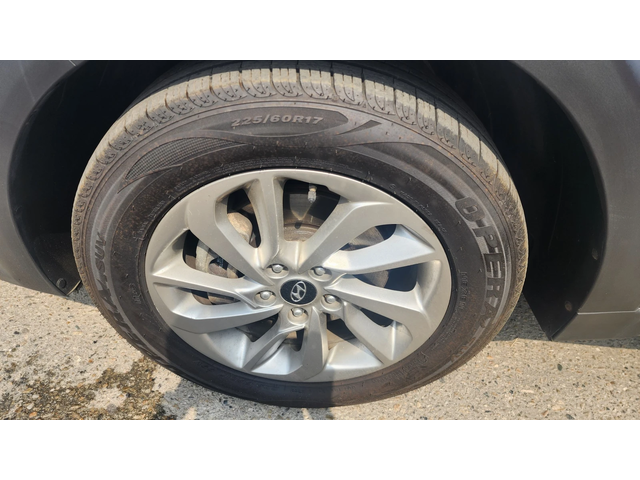 Hyundai Tucson Diesel 2.0 4WD Premium - автомобили, коли, обяви за нови и употребявани 4