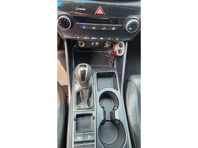 Hyundai Tucson Diesel 2.0 4WD Premium - автомобили, коли, обяви за нови и употребявани 8