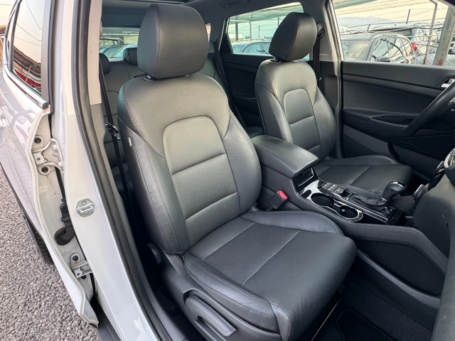 Hyundai Tucson 2.0CRDI ! AWD ! MHEV ! SWISS ! - автомобили, коли, обяви за нови и употребявани 9