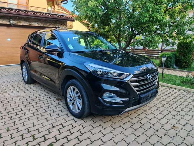 Hyundai Tucson 2.0CRDI-4x4-НАВИГАЦИЯ-КАМЕРА - автомобили, коли, обяви за нови и употребявани 2