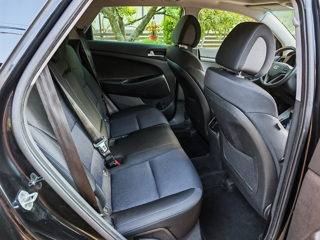 Hyundai Tucson 2.0CRDI-4x4-НАВИГАЦИЯ-КАМЕРА - автомобили, коли, обяви за нови и употребявани 9