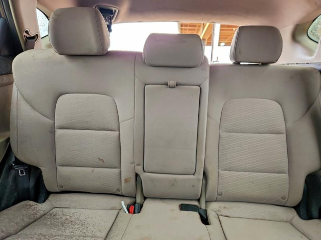 Hyundai Tucson 2.0L 4 Front-wheel Drive - автомобили, коли, обяви за нови и употребявани 10