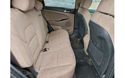 Hyundai Tucson 2.0L 4 Front-wheel Drive - автомобили, коли, обяви за нови и употребявани 11