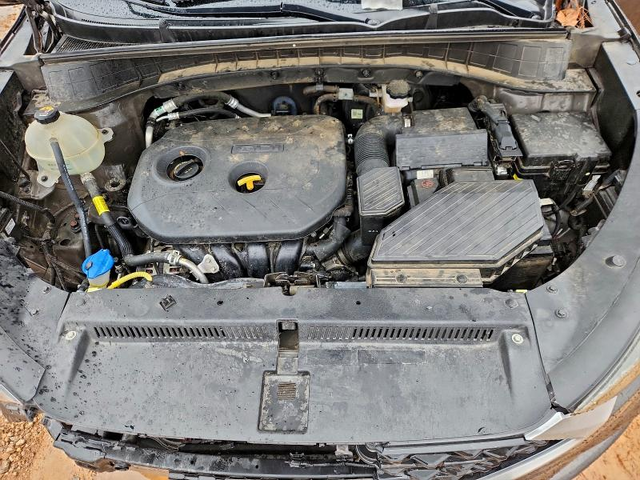 Hyundai Tucson 2.0L 4 Front-wheel Drive - автомобили, коли, обяви за нови и употребявани 12