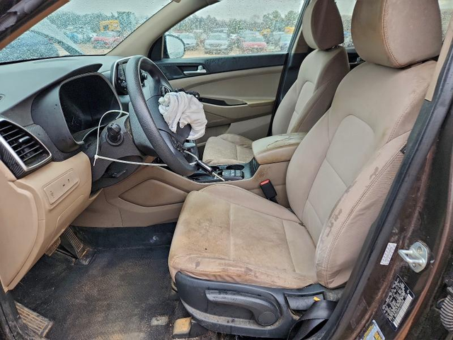 Hyundai Tucson 2.0L 4 Front-wheel Drive - автомобили, коли, обяви за нови и употребявани 7