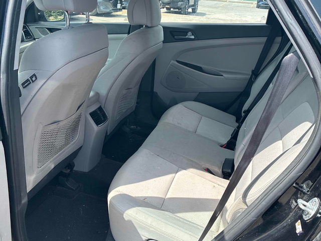 Hyundai Tucson 2.0L 4cyl AWD - автомобили, коли, обяви за нови и употребявани 10