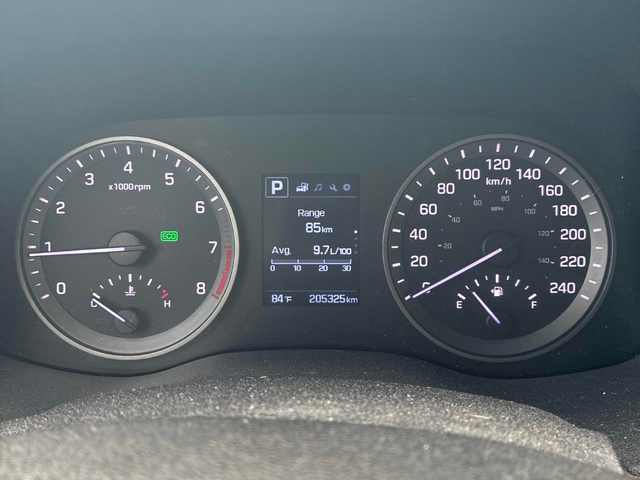 Hyundai Tucson 2.0L 4cyl AWD - автомобили, коли, обяви за нови и употребявани 7
