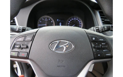 Hyundai Tucson 2.0L AWD w/ CarPlay Camera BLND Heated Seats/ST Wh All Wheel Drive - автомобили, коли, обяви за нови и употребявани 11