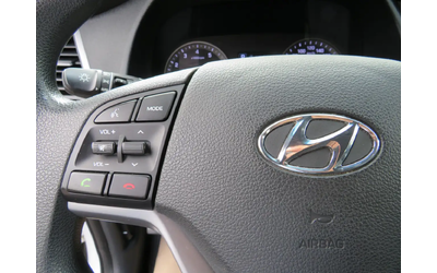 Hyundai Tucson 2.0L AWD w/ CarPlay Camera BLND Heated Seats/ST Wh All Wheel Drive - автомобили, коли, обяви за нови и употребявани 12