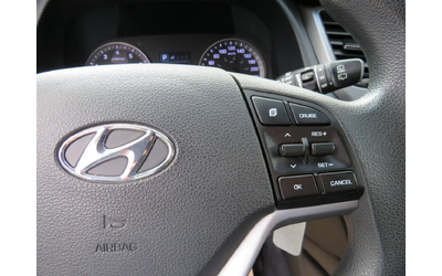 Hyundai Tucson 2.0L AWD w/ CarPlay Camera BLND Heated Seats/ST Wh All Wheel Drive - автомобили, коли, обяви за нови и употребявани 13