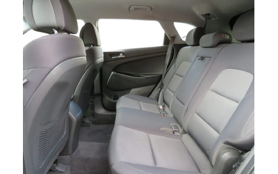 Hyundai Tucson 2.0L AWD w/ CarPlay Camera BLND Heated Seats/ST Wh All Wheel Drive - автомобили, коли, обяви за нови и употребявани 19