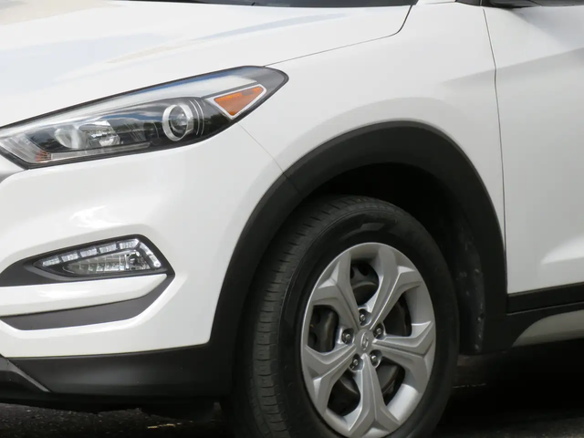 Hyundai Tucson 2.0L AWD w/ CarPlay Camera BLND Heated Seats/ST Wh All Wheel Drive - автомобили, коли, обяви за нови и употребявани 1