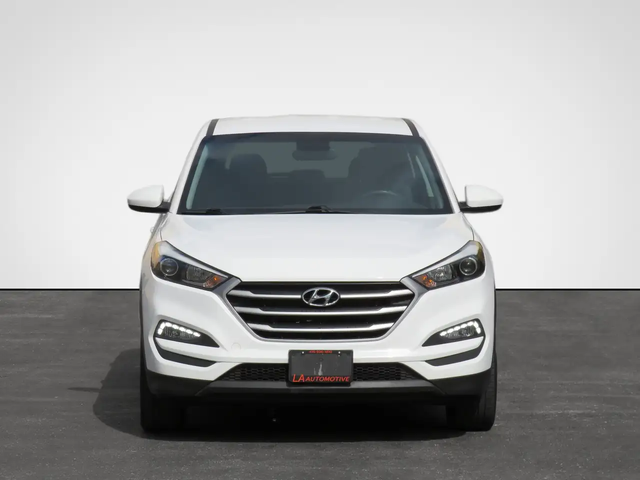 Hyundai Tucson 2.0L AWD w/ CarPlay Camera BLND Heated Seats/ST Wh All Wheel Drive - автомобили, коли, обяви за нови и употребявани 2
