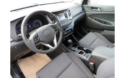 Hyundai Tucson 2.0L AWD w/ CarPlay Camera BLND Heated Seats/ST Wh All Wheel Drive - автомобили, коли, обяви за нови и употребявани 9