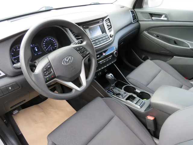 Hyundai Tucson 2.0L AWD w/ CarPlay Camera BLND Heated Seats/ST Wh All Wheel Drive - автомобили, коли, обяви за нови и употребявани 9