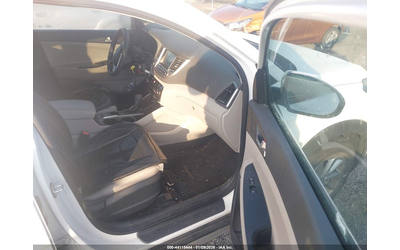 hyundai-tucson-2-0l-i-4-di-dohc-vvt-164hp-all-wheel-drive - 4