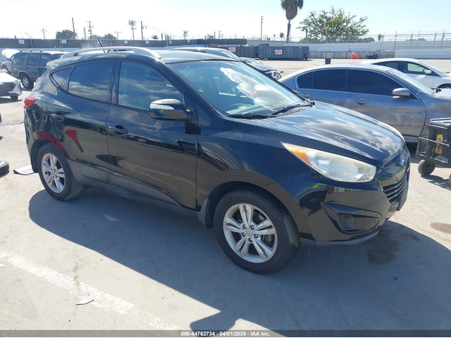 Hyundai Tucson 2.4L I-4 DOHC, VVT, 170HP Front Wheel Drive - автомобили, коли, обяви за нови и употребявани 0