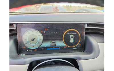 Hyundai Tucson 2.5L 4 Front-wheel Drive - автомобили, коли, обяви за нови и употребявани 9