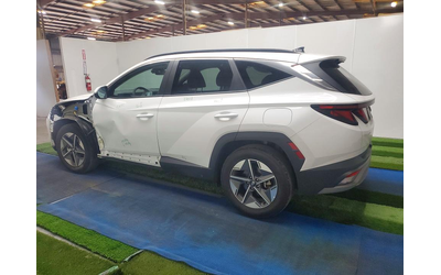 hyundai-tucson-2-5l-4-front-wheel-drive - 1