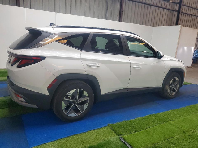 Hyundai Tucson 2.5L 4 FRONT WHEEL DRIVE - автомобили, коли, обяви за нови и употребявани 2