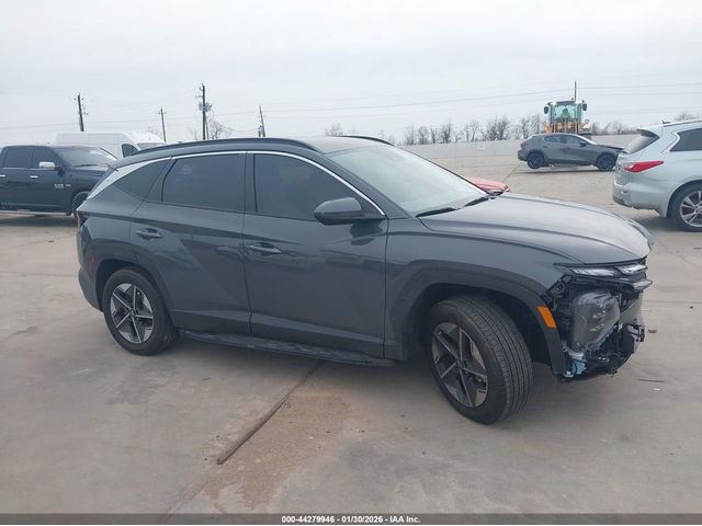 Hyundai Tucson 2.5L I-4 DI, DOHC, VVT, 187HP Front Wheel Drive - автомобили, коли, обяви за нови и употребявани 13