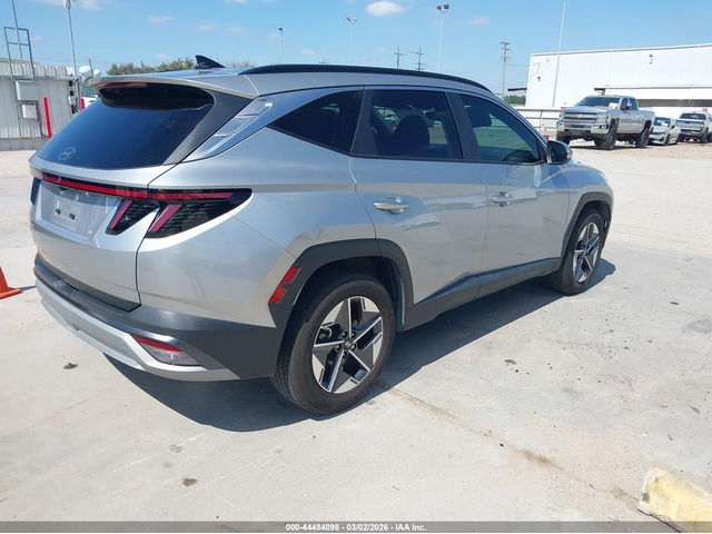 Hyundai Tucson 2.5L I-4 DI, DOHC, VVT, 187HP Front Wheel Drive - автомобили, коли, обяви за нови и употребявани 3