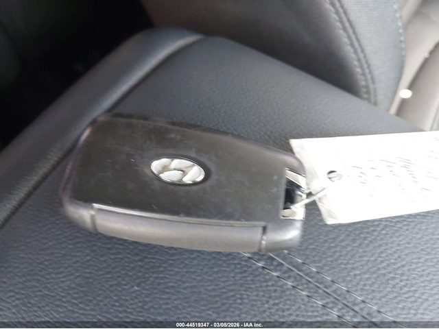 Hyundai Tucson 2.5L I-4 DI, DOHC, VVT, 187HP Front Wheel Drive - автомобили, коли, обяви за нови и употребявани 10