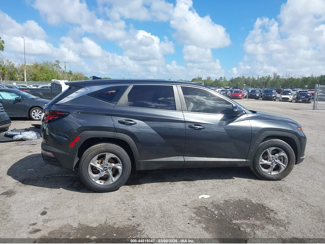 Hyundai Tucson 2.5L I-4 DI, DOHC, VVT, 187HP Front Wheel Drive - автомобили, коли, обяви за нови и употребявани 12