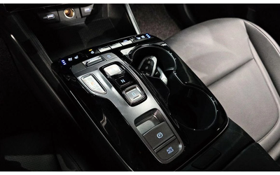 Hyundai Tucson Gasoline 1.6 Turbo 2WD Modern - автомобили, коли, обяви за нови и употребявани 8