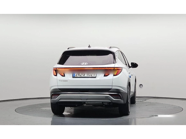 Hyundai Tucson Diesel 2.0 2WD Inspiration - автомобили, коли, обяви за нови и употребявани 3