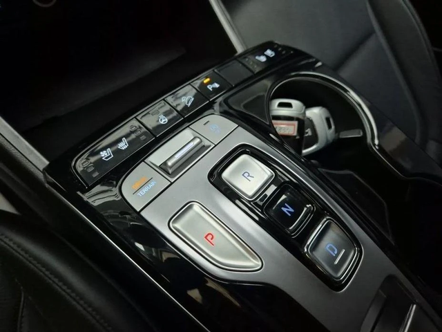 Hyundai Tucson Diesel 2.0 4WD Premium * НАЙ-ДОБРА ЦЕНА В БЪЛГАРИЯ - автомобили, коли, обяви за нови и употребявани 9