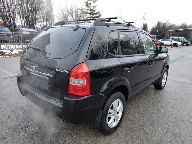 Hyundai Tucson 2, 0i  ГАЗ/БЕНЗИН - автомобили, коли, обяви за нови и употребявани 4