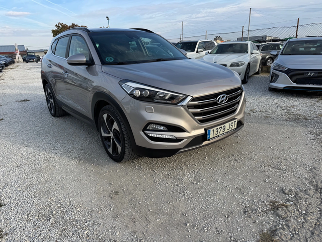 Hyundai Tucson -2.0CRDI-PREMIUM-4X4-FULL PACK - автомобили, коли, обяви за нови и употребявани 7