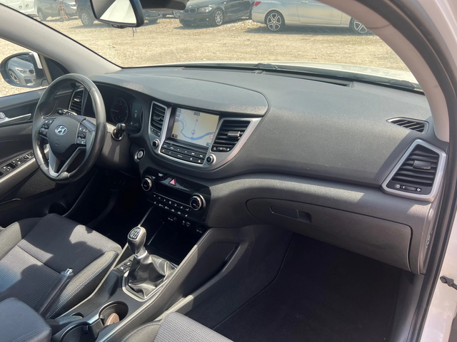 Hyundai Tucson 1.7 CRDI X POSIBLE - автомобили, коли, обяви за нови и употребявани 13