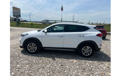 Hyundai Tucson 1.7 CRDI X POSIBLE - автомобили, коли, обяви за нови и употребявани 8