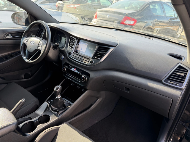 Hyundai Tucson 1.7 CRDI X POSIBLE - автомобили, коли, обяви за нови и употребявани 14