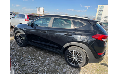 Hyundai Tucson 1.7 CRDI X POSIBLE - автомобили, коли, обяви за нови и употребявани 8