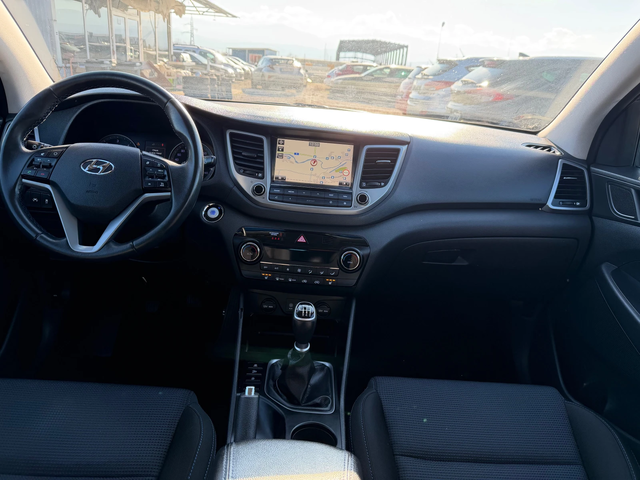 Hyundai Tucson 1.7 CRDI X POSIBLE - автомобили, коли, обяви за нови и употребявани 13