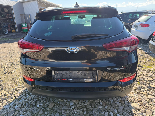 Hyundai Tucson 1.7 CRDI X POSIBLE - автомобили, коли, обяви за нови и употребявани 5
