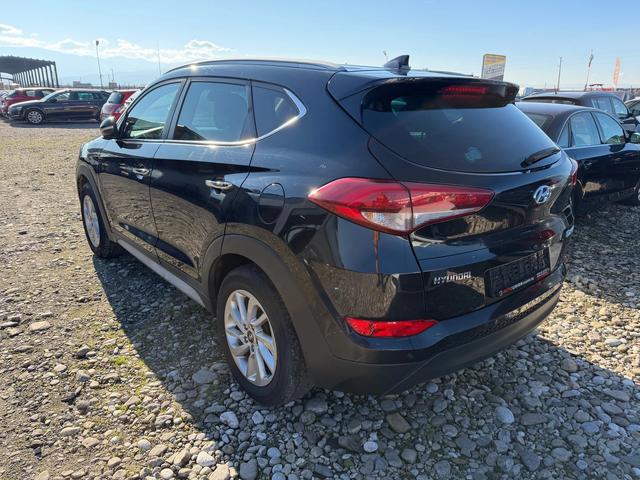 Hyundai Tucson 1.7 CRDI X POSIBLE - автомобили, коли, обяви за нови и употребявани 6
