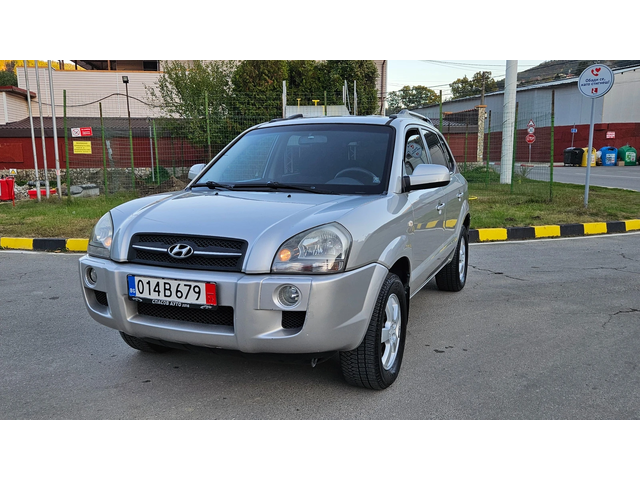 Hyundai Tucson 2.0 Crdi FACELIFT/6skorosti/Klimatik - автомобили, коли, обяви за нови и употребявани 0