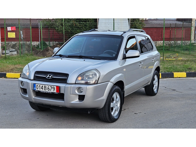 Hyundai Tucson 2.0 Crdi FACELIFT/6skorosti/Klimatik - автомобили, коли, обяви за нови и употребявани 1